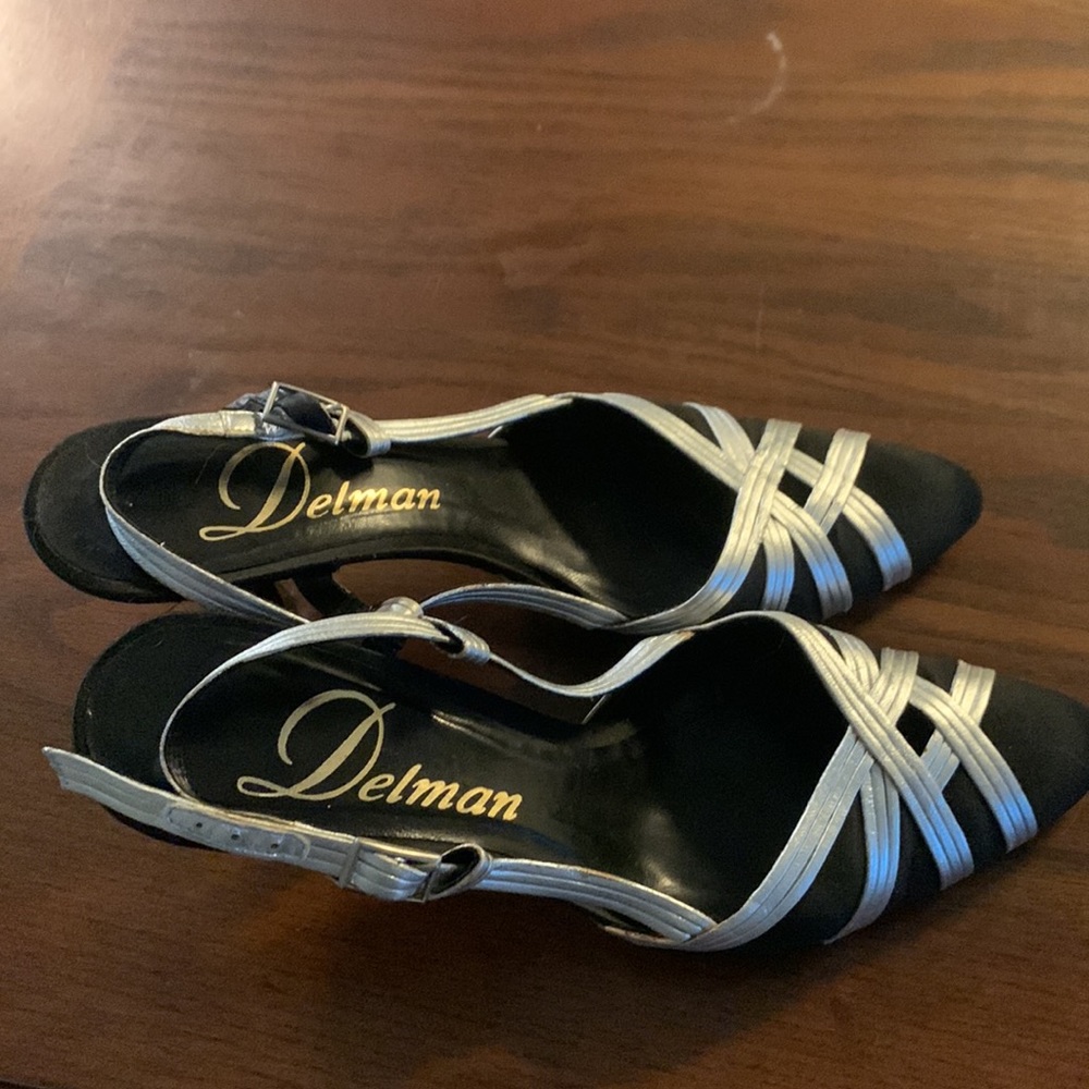 Delman designer blue silver shoes Sz 8